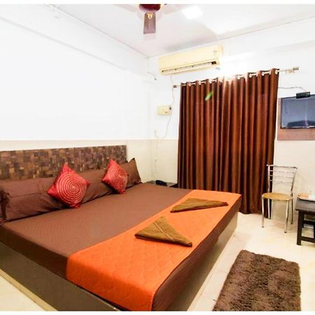 Hotel Premium Travellers # Inn Near Temple - Fully Air Conditioning Hotel - Hygiene And Spacious Room - A Top Rated Luxuary Hotel Merces Ngoại thất bức ảnh