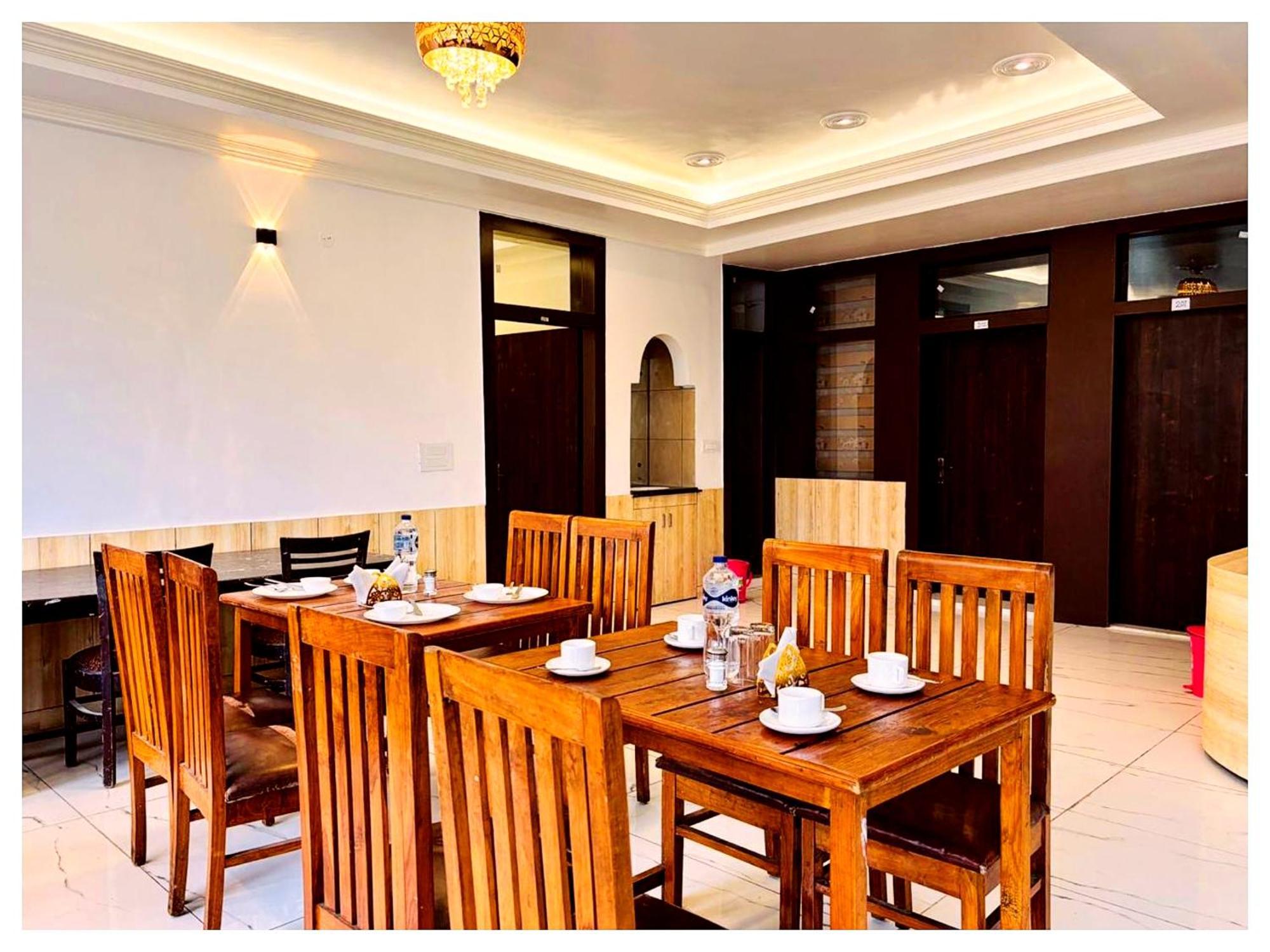 Hotel Premium Travellers # Inn Near Temple - Fully Air Conditioning Hotel - Hygiene And Spacious Room - A Top Rated Luxuary Hotel Merces Ngoại thất bức ảnh
