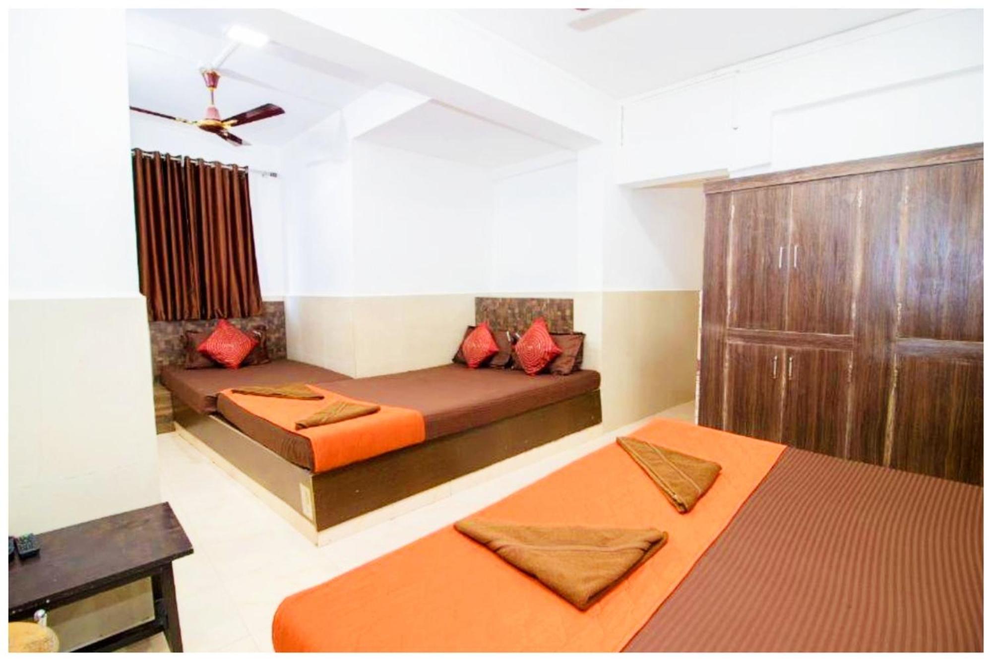Hotel Premium Travellers # Inn Near Temple - Fully Air Conditioning Hotel - Hygiene And Spacious Room - A Top Rated Luxuary Hotel Merces Ngoại thất bức ảnh
