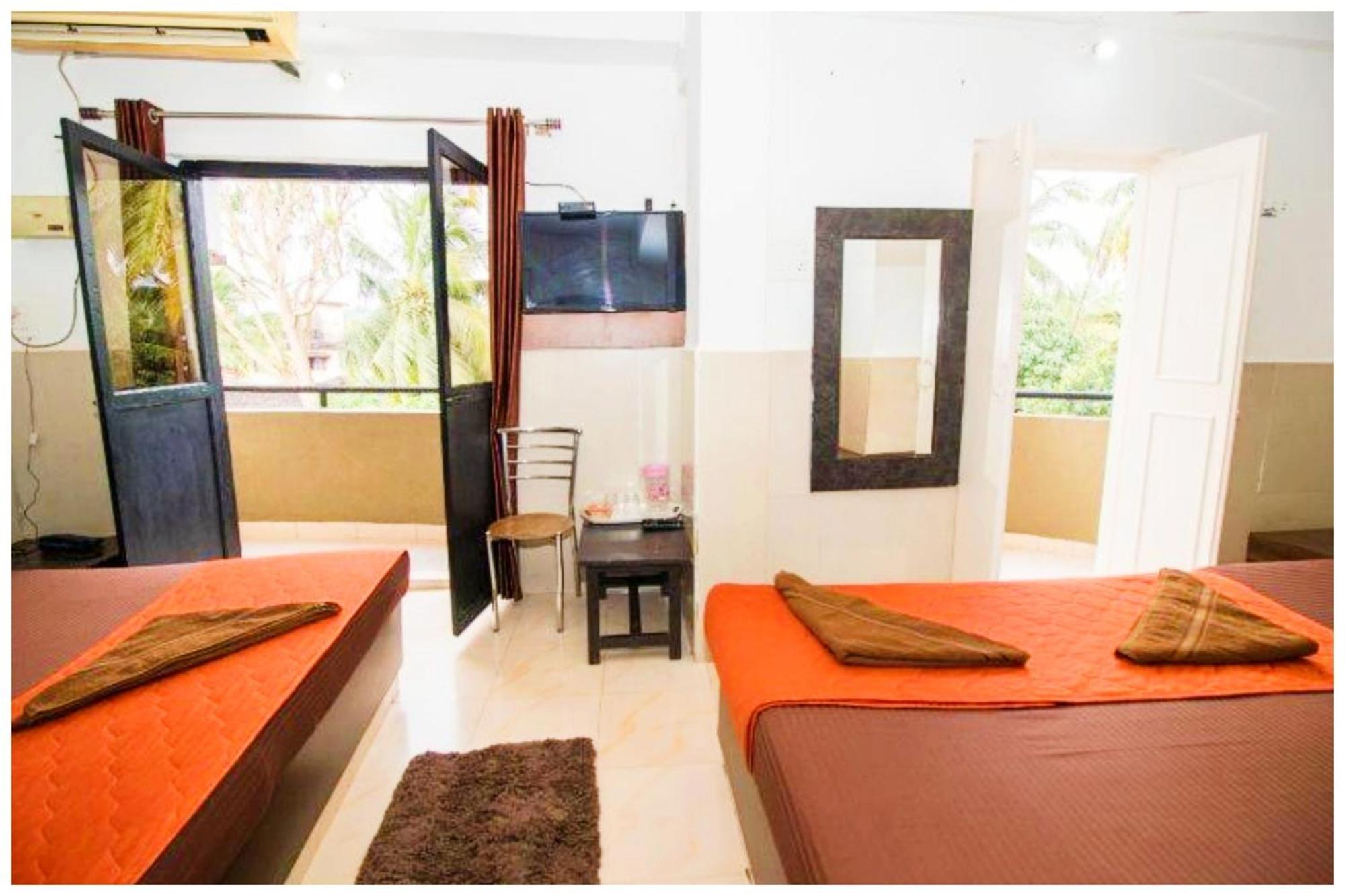 Hotel Premium Travellers # Inn Near Temple - Fully Air Conditioning Hotel - Hygiene And Spacious Room - A Top Rated Luxuary Hotel Merces Ngoại thất bức ảnh