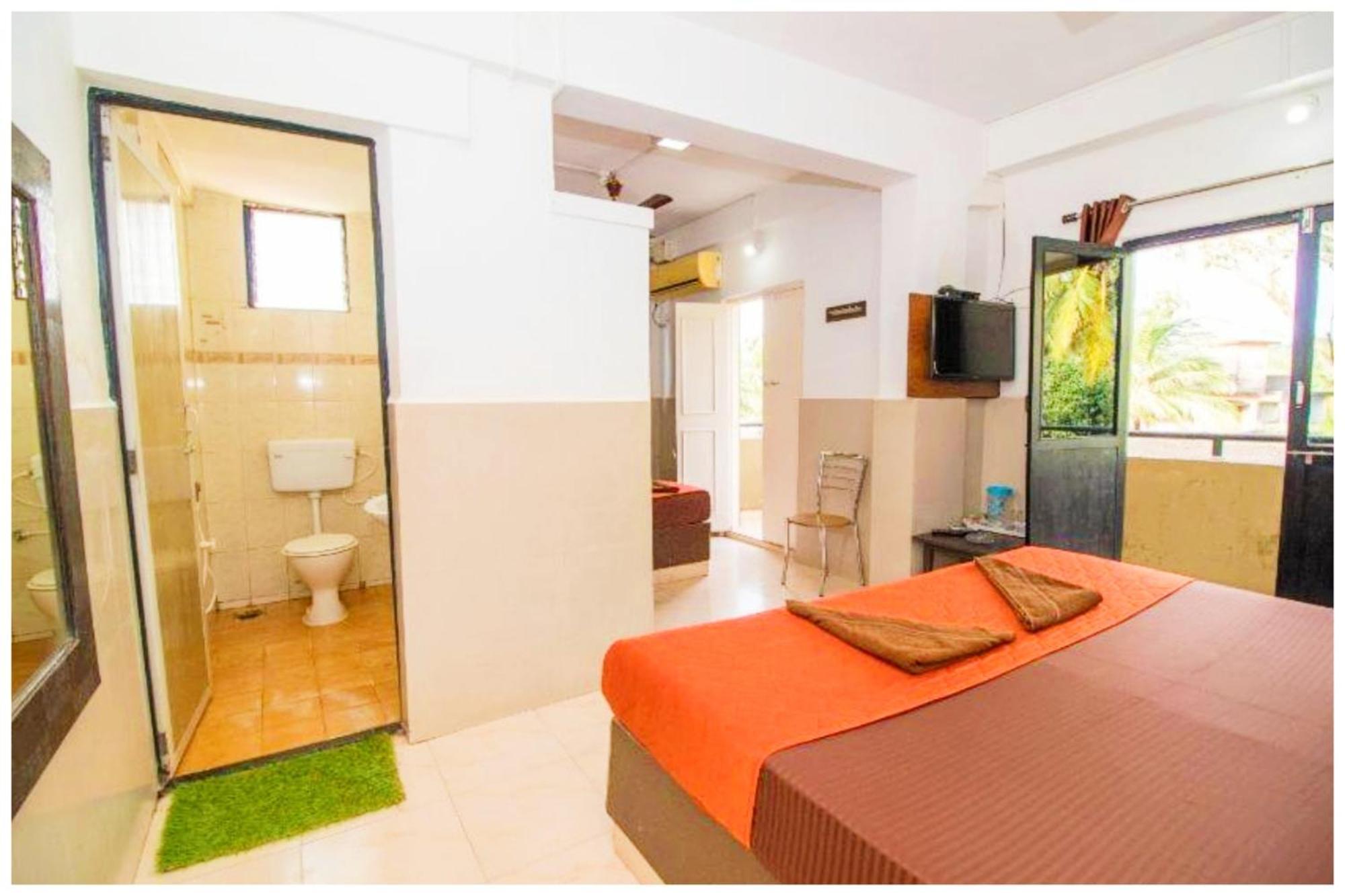 Hotel Premium Travellers # Inn Near Temple - Fully Air Conditioning Hotel - Hygiene And Spacious Room - A Top Rated Luxuary Hotel Merces Ngoại thất bức ảnh