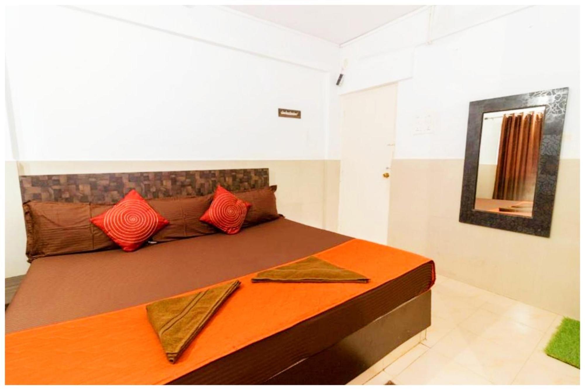 Hotel Premium Travellers # Inn Near Temple - Fully Air Conditioning Hotel - Hygiene And Spacious Room - A Top Rated Luxuary Hotel Merces Ngoại thất bức ảnh