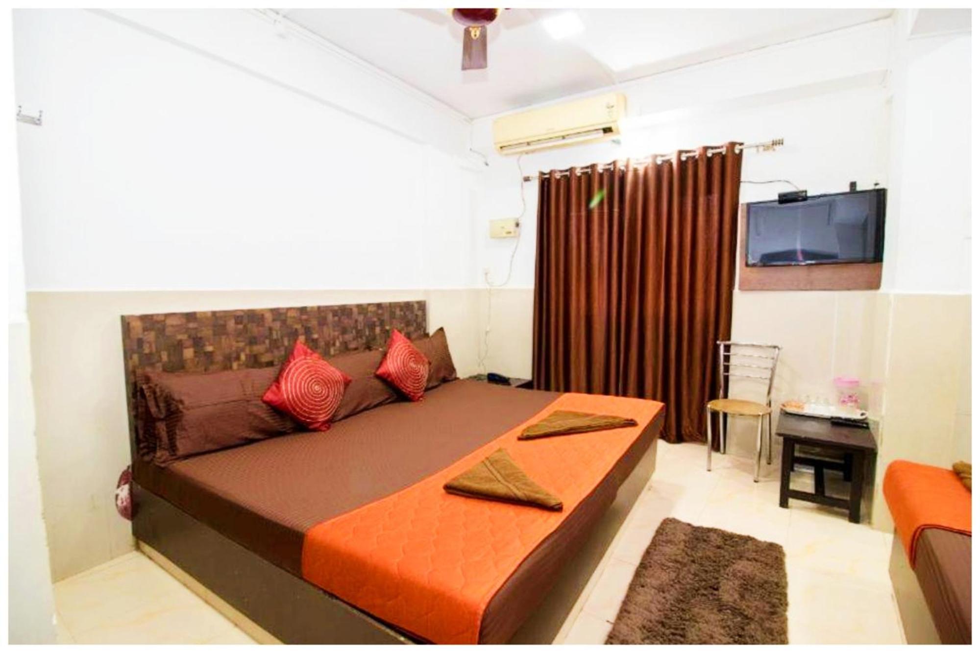 Hotel Premium Travellers # Inn Near Temple - Fully Air Conditioning Hotel - Hygiene And Spacious Room - A Top Rated Luxuary Hotel Merces Ngoại thất bức ảnh