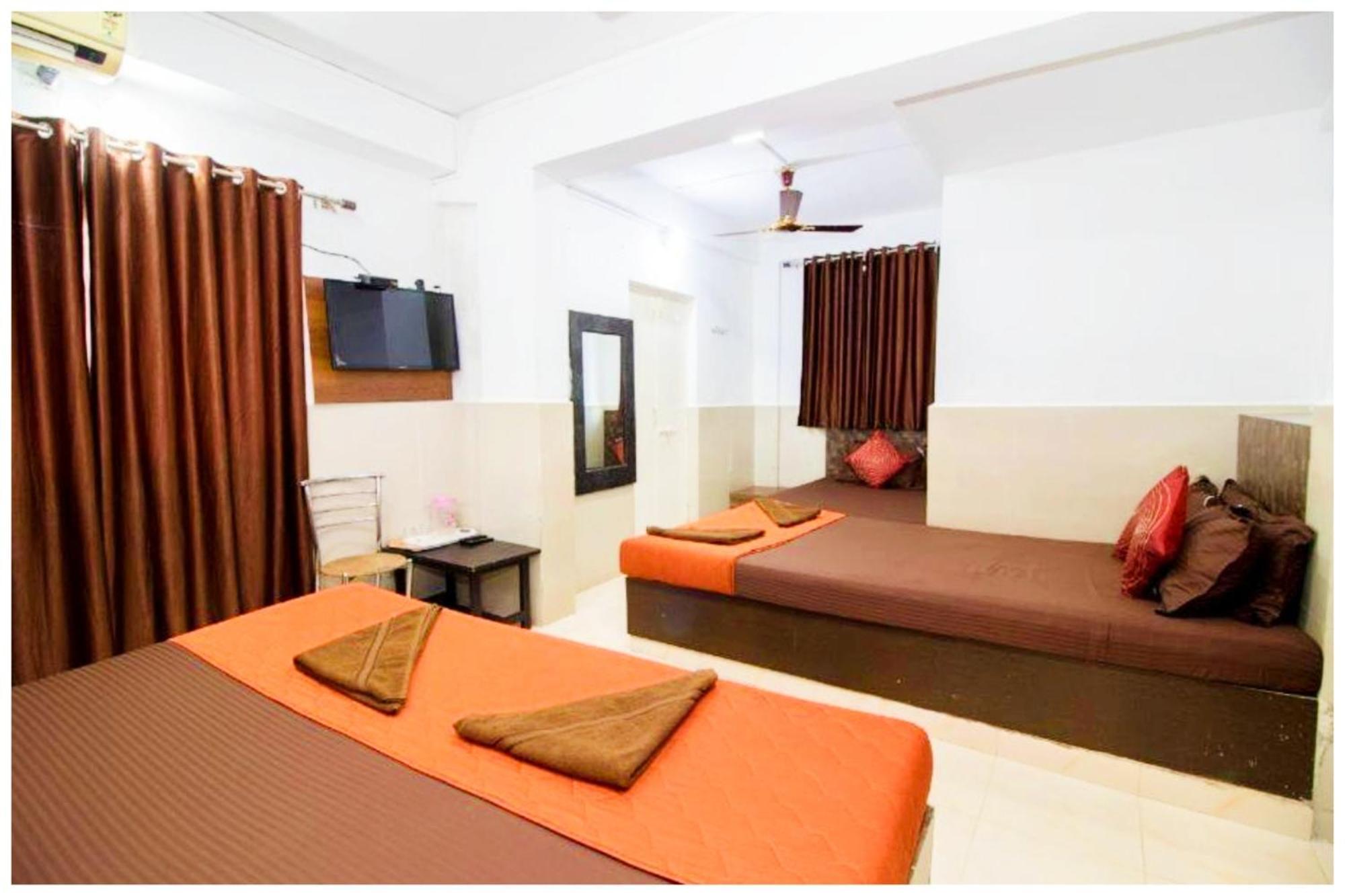 Hotel Premium Travellers # Inn Near Temple - Fully Air Conditioning Hotel - Hygiene And Spacious Room - A Top Rated Luxuary Hotel Merces Ngoại thất bức ảnh