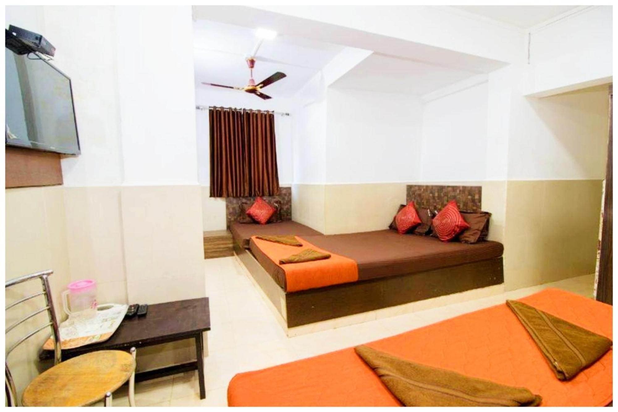 Hotel Premium Travellers # Inn Near Temple - Fully Air Conditioning Hotel - Hygiene And Spacious Room - A Top Rated Luxuary Hotel Merces Ngoại thất bức ảnh